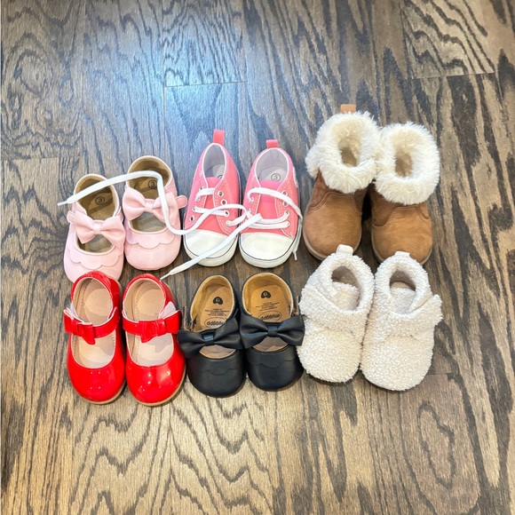 Baby shoes - Picture 1 of 2